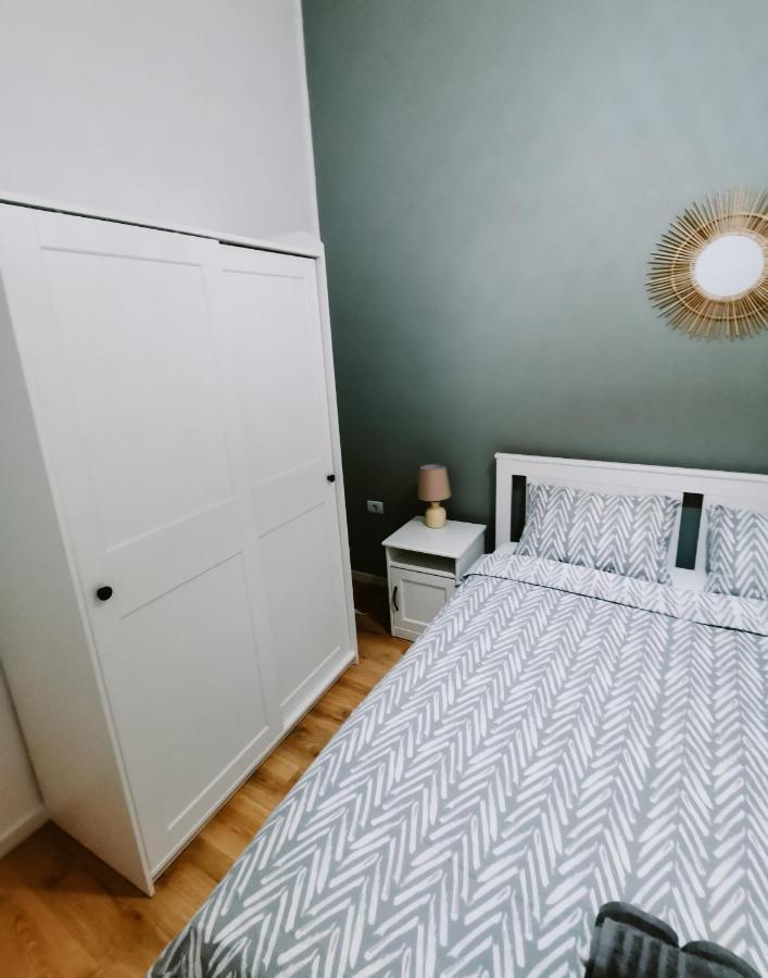 Fly Residence Arad Buitenkant foto