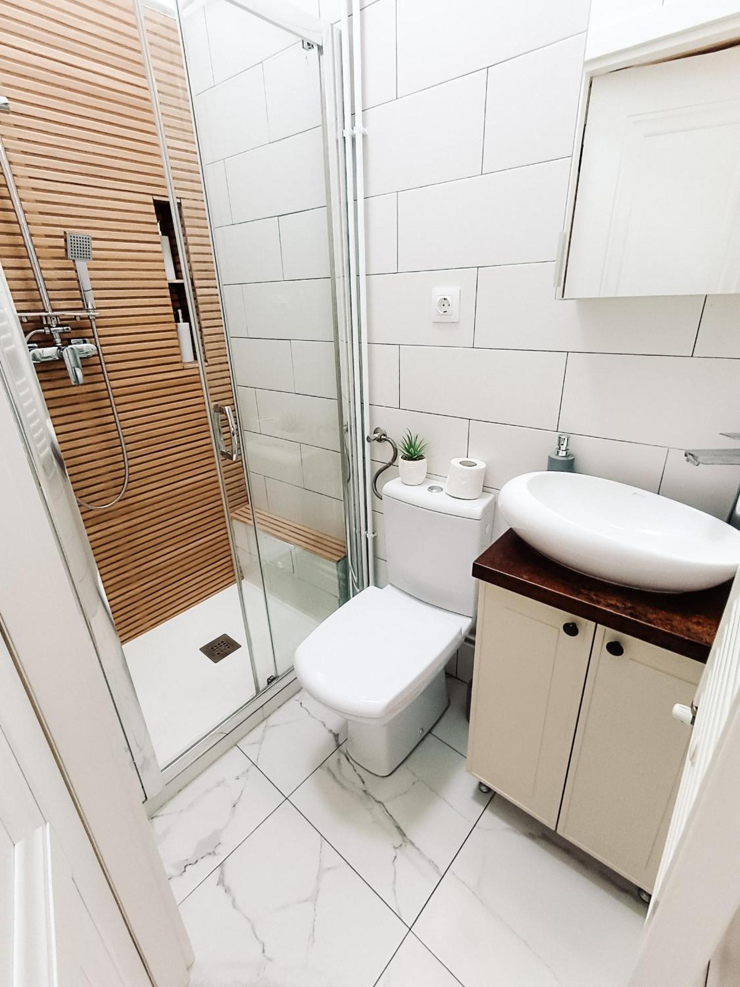 Fly Residence Arad Buitenkant foto