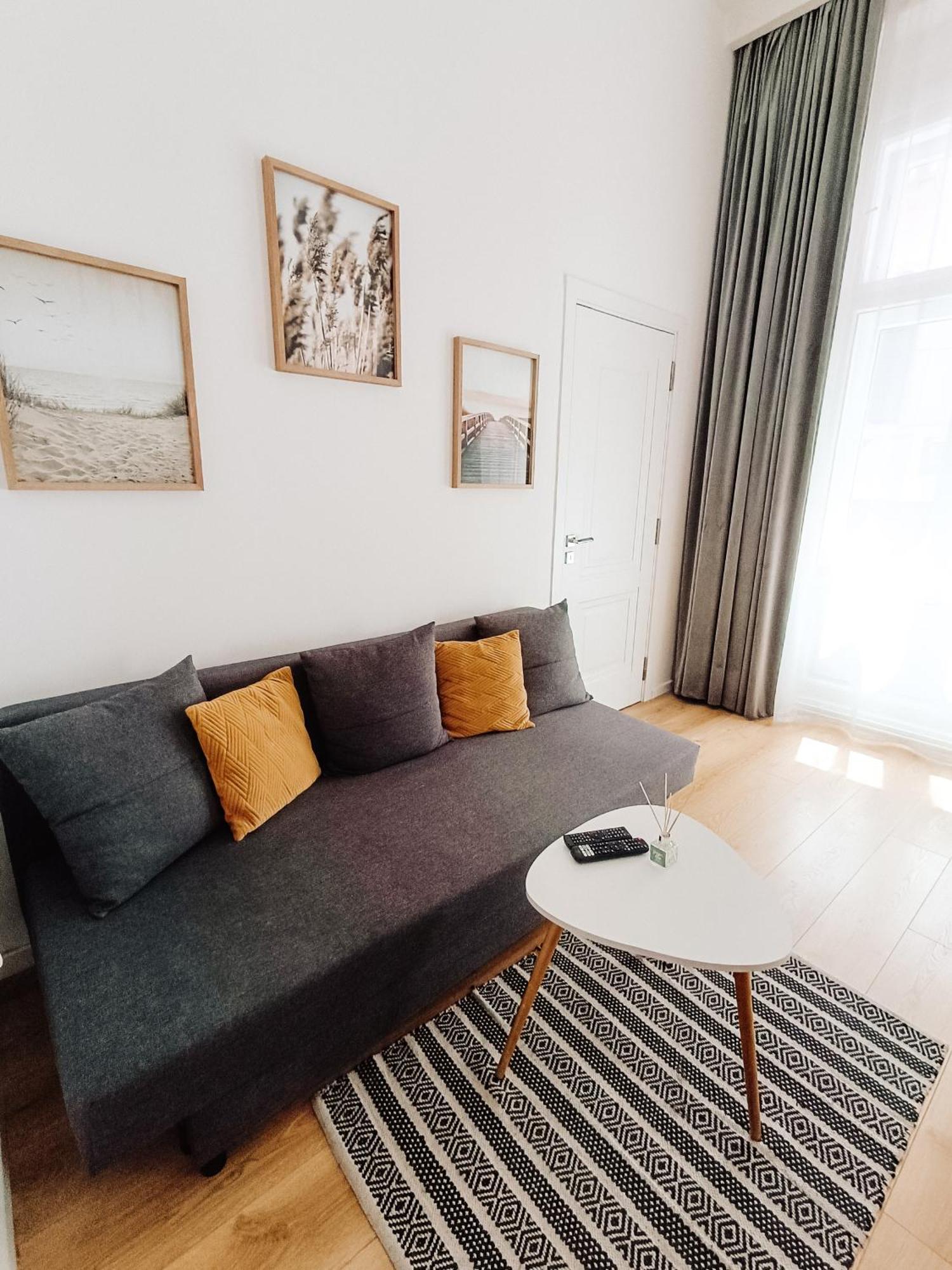 Fly Residence Arad Buitenkant foto